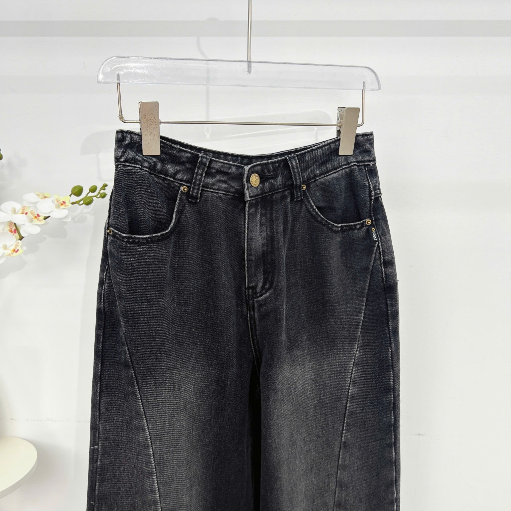 Ảnh Quần Jean Nữ 𝐂𝐂𝐇𝐀𝐓 Dáng Suông Ly Chéo Chất Liệu Jeans Cao Cấp Basic 15GDJ2001ST 4