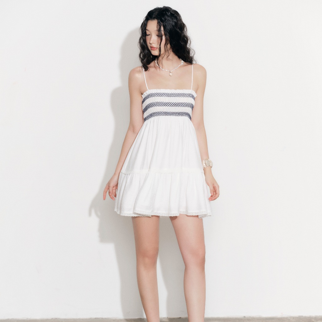 Ảnh DOTTIE - Đầm ngắn chạy smocking trang trí - Trắng - D0697 3