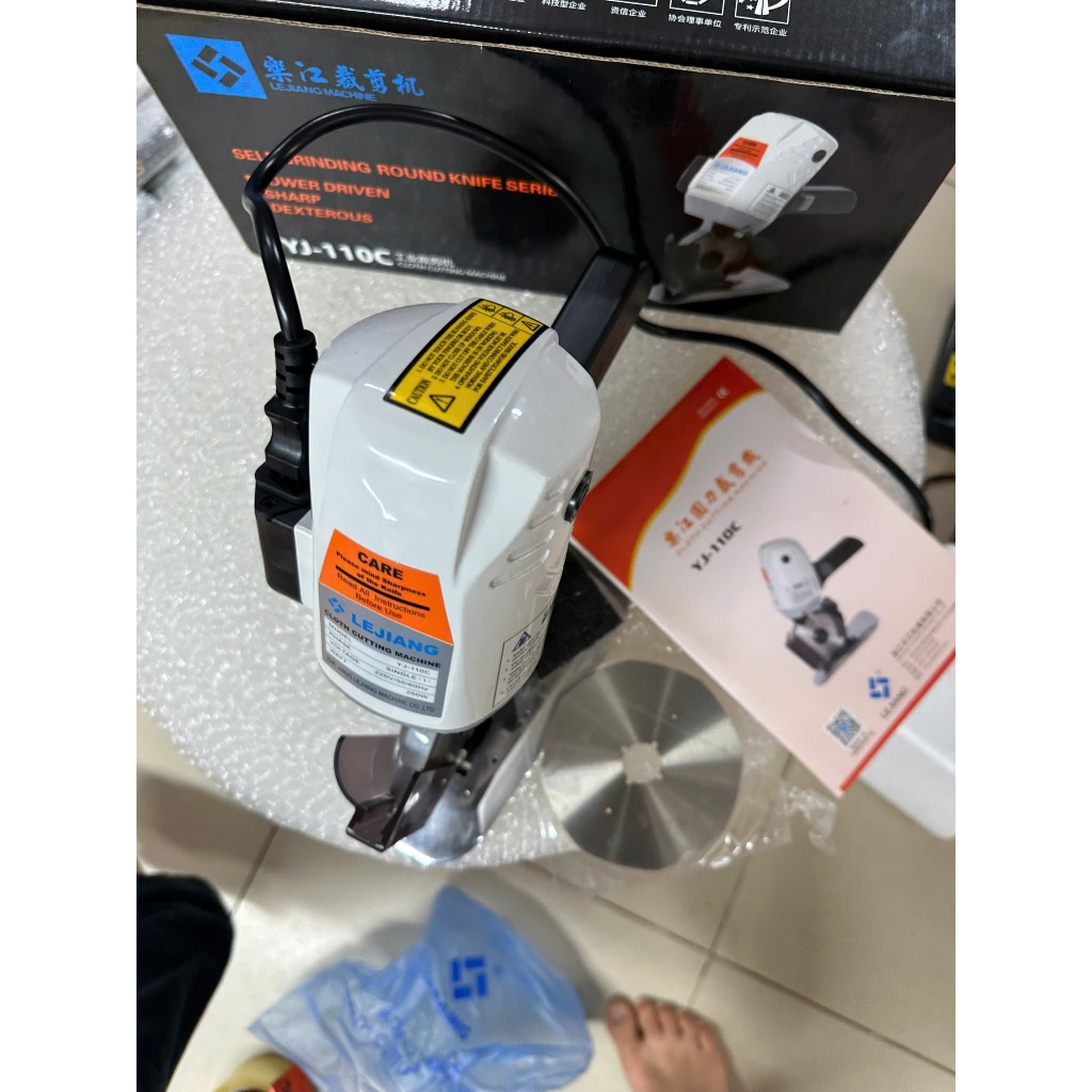 Máy cắt vải cầm tay chính hãng lejiang 110C MẪU MỚI CẢI TIẾN