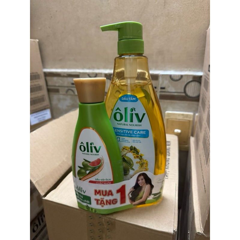 Sữa Tắm Dầu Tắm Ôliv / Oliu 3X Dưỡng Ẩm Làm Sạch Sâu  Giúp Da Cắng Bóng Mềm Mịn Khỏe Mạnh 650mL