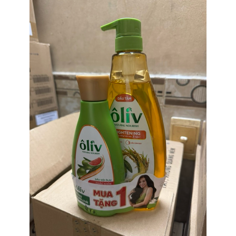 Sữa Tắm Dầu Tắm Ôliv / Oliu 3X Dưỡng Ẩm Làm Sạch Sâu  Giúp Da Cắng Bóng Mềm Mịn Khỏe Mạnh 650mL