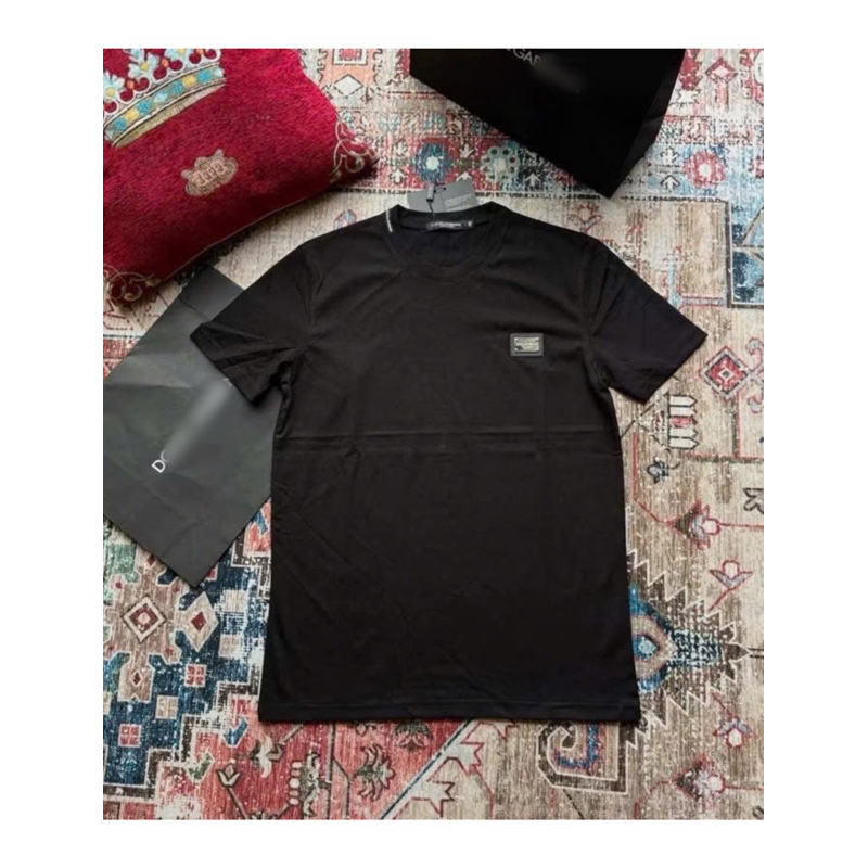 ⚡️[Hight Quality] Áo Phông D1L & Ga11 Logo Plaque T Shirts - Điểm Nhấn Logo Tag Bạc Đơn Giản Thanh Lịch Qccc Hottrend