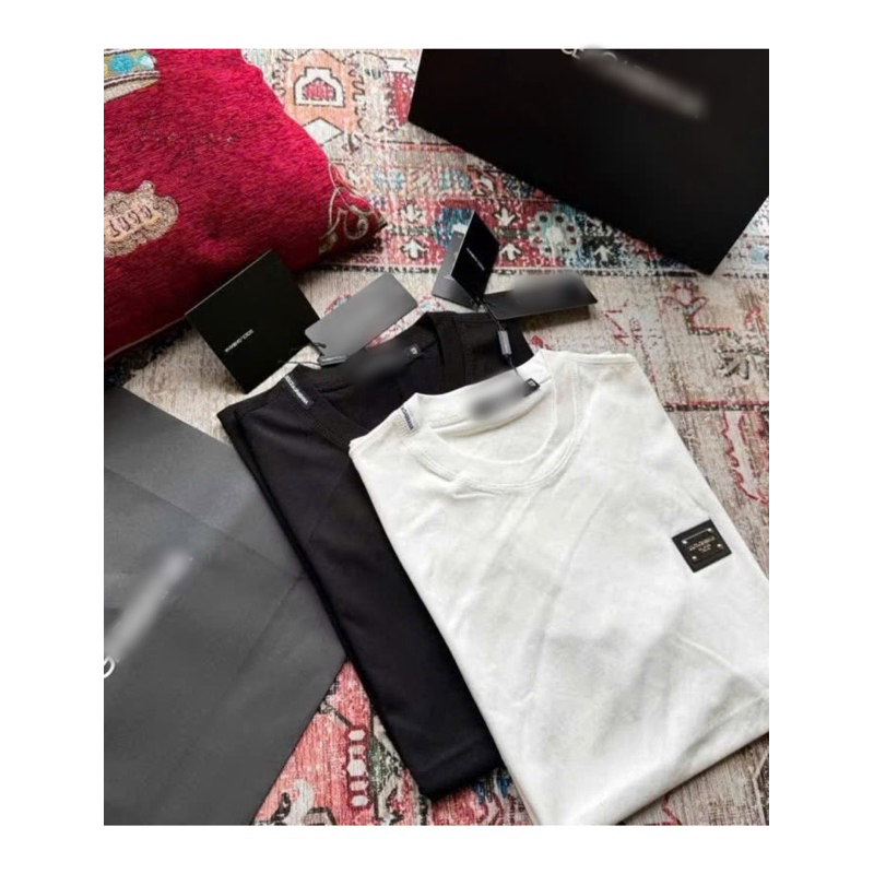 ⚡️[Hight Quality] Áo Phông D1L & Ga11 Logo Plaque T Shirts - Điểm Nhấn Logo Tag Bạc Đơn Giản Thanh Lịch Qccc Hottrend