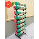 Kệ sắt, giá đựng 02 tầng thảm tập yoga chân đế có thiết kế các con lăn( có chốt) di động hoặc quay 360 độ, bền chắc bóng — ảnh 8
