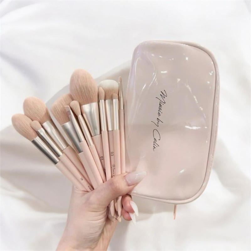 Bộ cọ trang điểm cá nhân CELIN 12 cây mềm mịn, bám phấn kèm túi đựng.