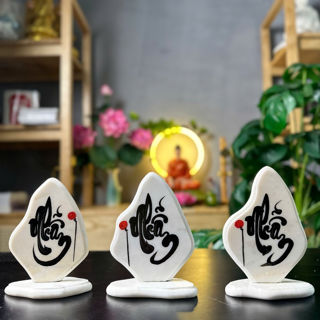 Ảnh Thư pháp chữ An, Nhẫn viết trên đá trắng. Kích thước: cao 16cm, ngang 10cm - Tuệ Nga 2