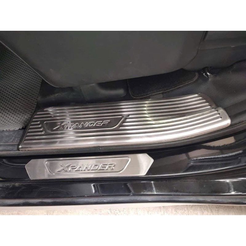 Ốp bậc cửa, nẹp bước chân xe Mitsubishi Xpander 2018-2026 chất liệu inox hàng cao cấp