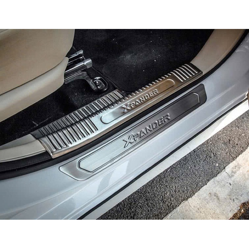 Ốp bậc cửa, nẹp bước chân xe Mitsubishi Xpander 2018-2026 chất liệu inox hàng cao cấp