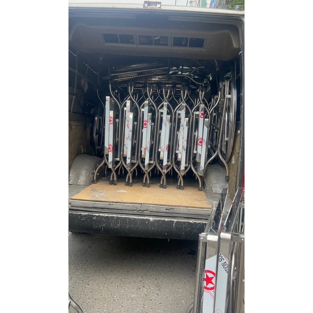 Bàn inox chân gấp gọn bền đẹp chắc chắn cho nhà hàng, quán ăn, tiệc cưới, gia đình ăn tiệc