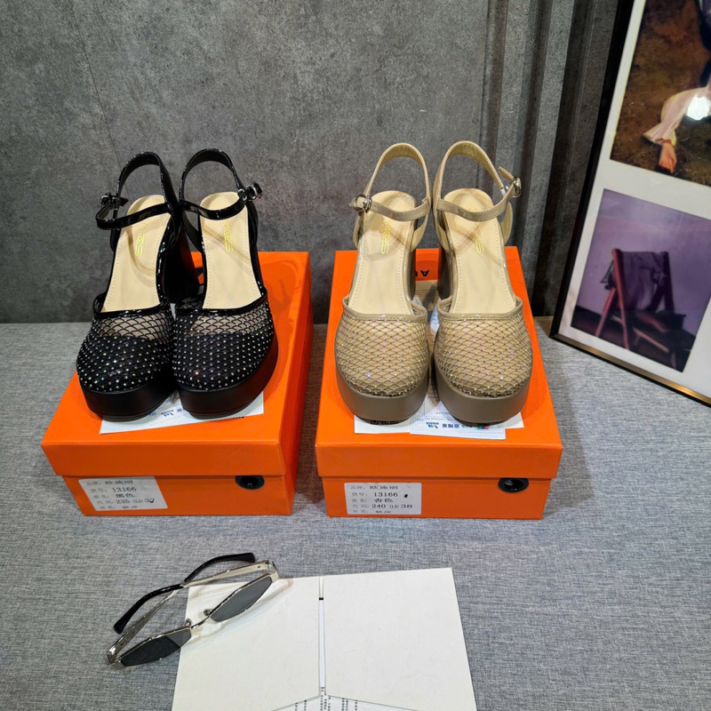 👠🕶️👜🎒…giày lưới đá nâng đế