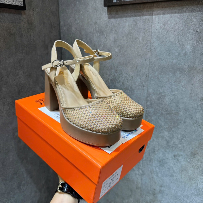 👠🕶️👜🎒…giày lưới đá nâng đế