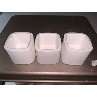Chậu thạch cao size 5-6cm làm nến, trồng cây, chậu trắng chưa phủ chống thấm, ib shop để tư vấn thêm.