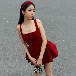 Váy ngắn hai dây bản to form body cổ vuông hở lưng đính nơ dáng xoè sang chảnh