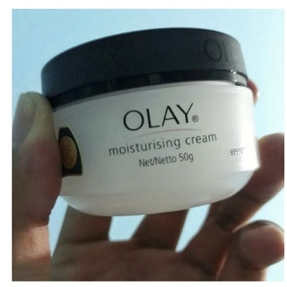 Kem dưỡng ẩm Olay Moisturising Cream Sensitive Skin 100g