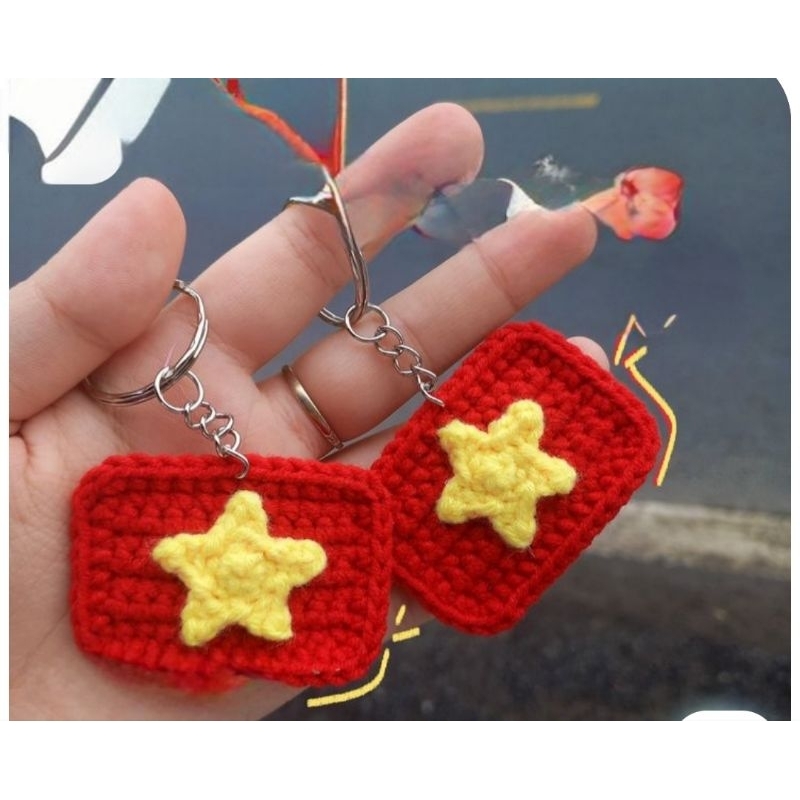 Kẹp Tóc / Móc Khoá / Ghim Cài Hình Lá Cờ Việt Nam, Kẹp Tóc Móc Khoá Len Handmade