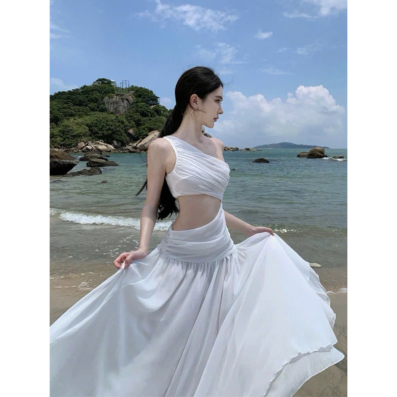 Đầm Maxi Đi Biển Hai Màu Đỏ Trắng – Khoét Eo Gợi Cảm, Sang Chảnh, Tôn Vòng Eo, Dáng Dài Bay Bổng, Phong Cách Nữ Tính