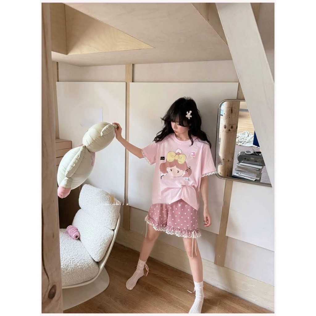 Bộ pijama nữ mặc nhà dễ thương màu hường, bộ ngủ cotton nữ cao cấp áo thun mix quần short phối ren HCOM25770