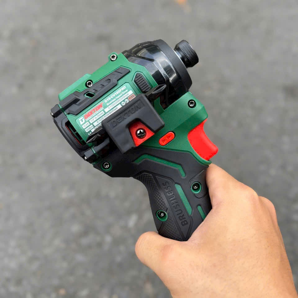 Máy Chuyên Vít Dùng Pin 16,8V DEKTON D16-CV180PRO - Motor Brushless - Lực Siết 180Nm