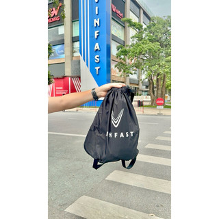 Balo dây rút Vinfast chống nước đi biển (Vinfast waterproof backpack) rộng rãi đựng cả thế giới