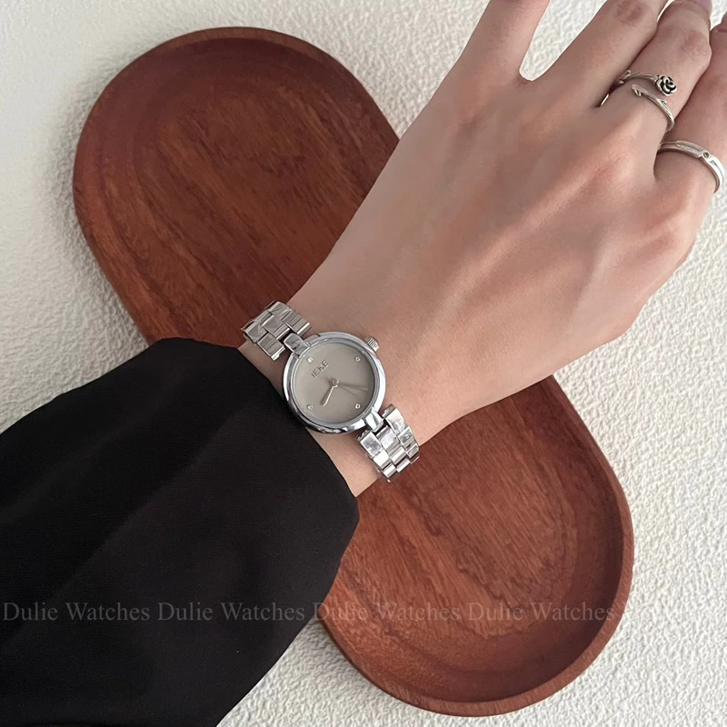 Đồng Hồ Nữ IEKE Mặt Tròn 25mm Số Đính Đá Dây Kim Loại