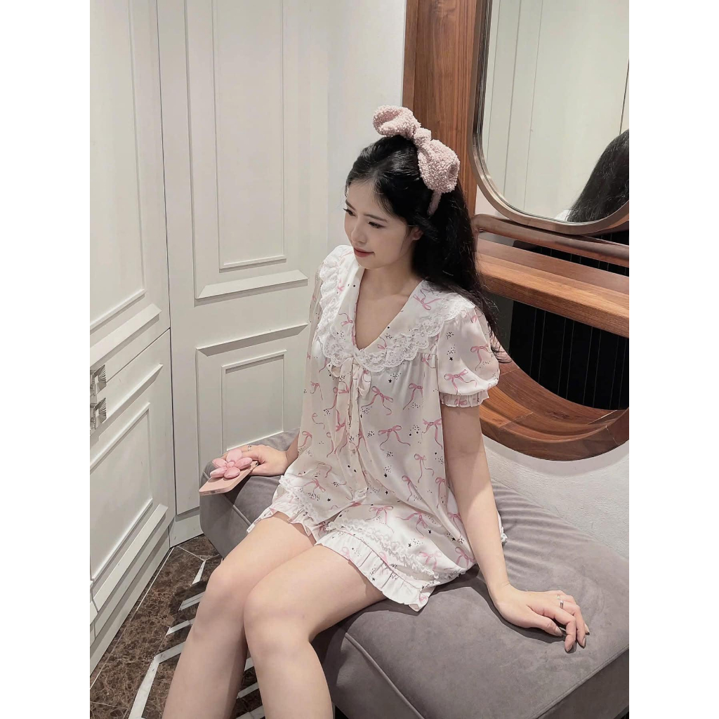 Set đồ ngủ nữ tay ngắn đùi họa tiết nơ dễ thương, bộ pijama nữ mặc nhà chất lụa mát mịn thoáng mát rộng rãi hcom25224