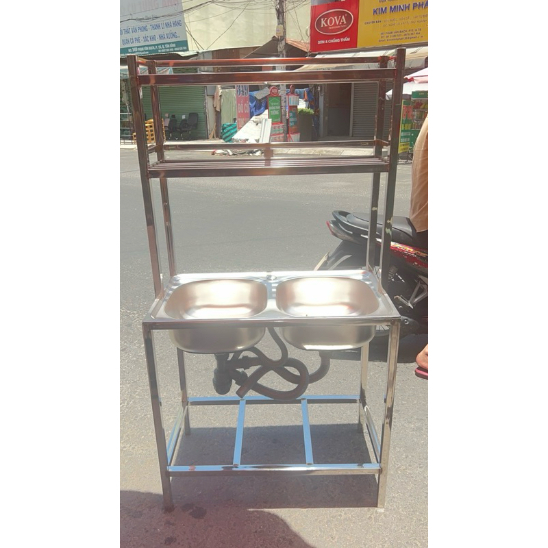 Chậu Rửa Inox Kèm Kệ Phụ Kiện – Tiện Lợi, Bền Đẹp Cho Mọi Không Gian