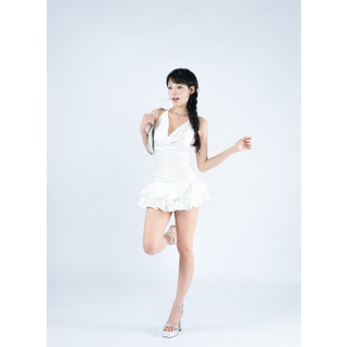 [Tặng kèm quần bảo hộ] Đầm lụa dự tiệc MONÁ cổ đổ hở lưng phối nơ - EMILY DRESS