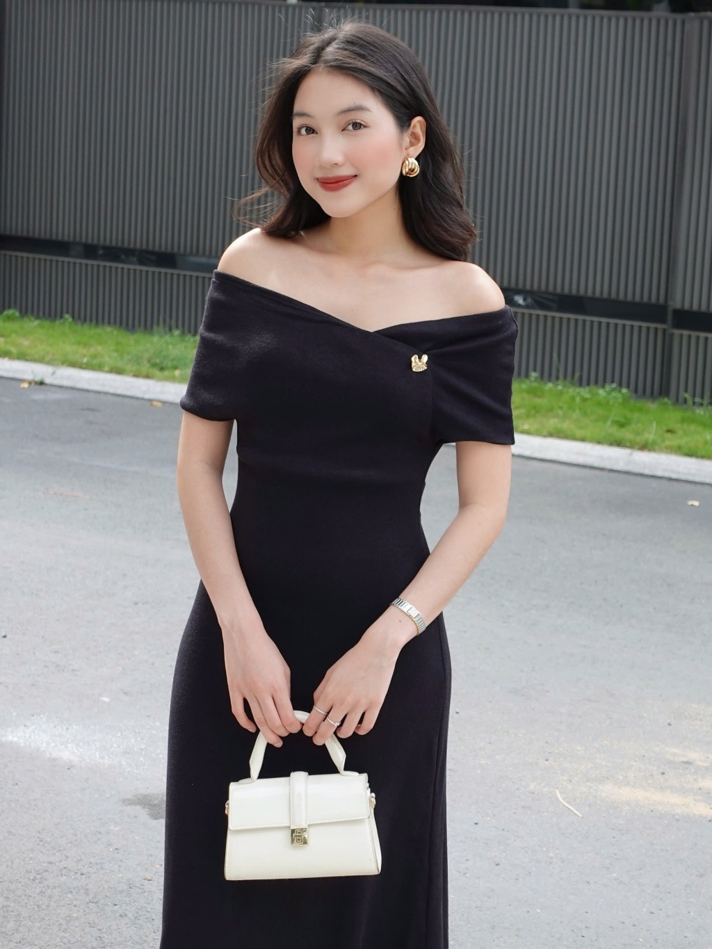 Ảnh Đầm Nữ Trễ Vai Ôm Body Dáng Dài Dự Tiệc - YONRI DRESS - GOÛT DE JUN 2