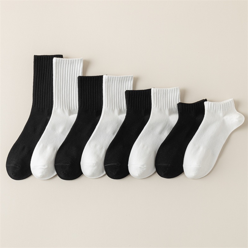 Vớ cotton Trắng Đen cao cổ Nam Nữ phong cách đơn giản, thể thao, năng động.