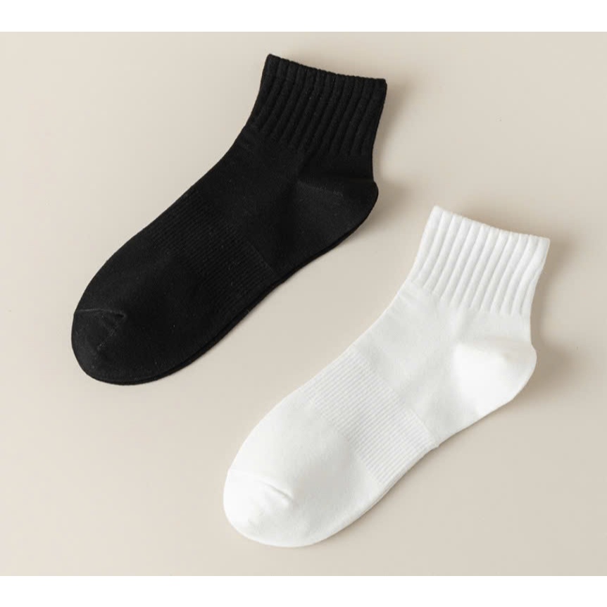 Vớ cotton Trắng Đen cao cổ Nam Nữ phong cách đơn giản, thể thao, năng động.