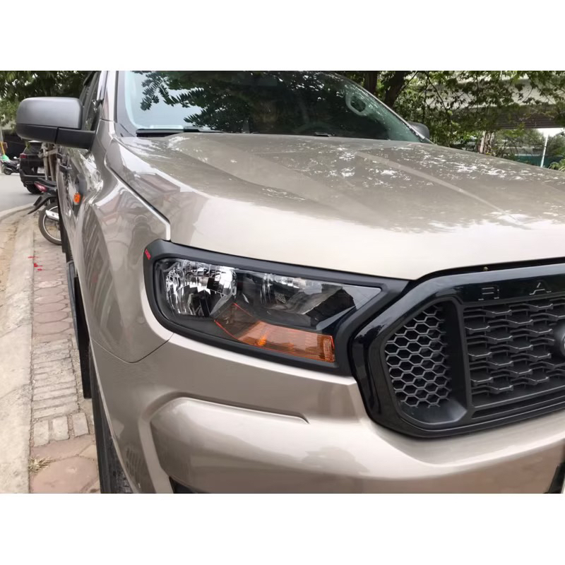Ốp pha hậu xe Ford Ranger 2016-2021 Nhựa đen ABS hàng cao cấp