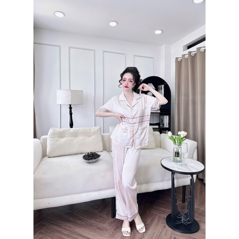 (45-65kg) Bộ ngủ pijama hoạ tiết tay ngắn lụa Latin nút bọc mềm mát