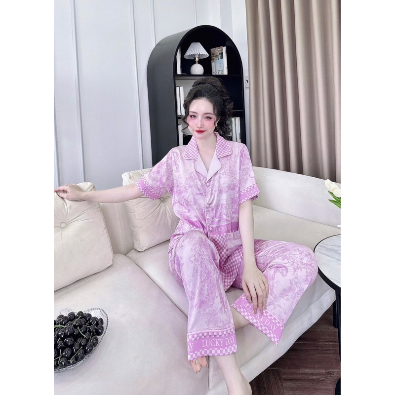(45-65kg) Bộ ngủ pijama hoạ tiết tay ngắn lụa Latin nút bọc mềm mát