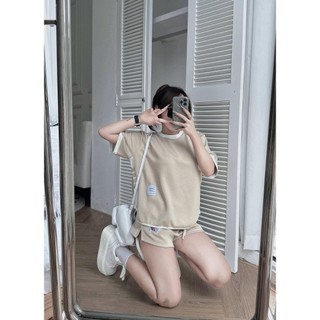 Set Bộ Đồ Nữ THOM Áo Phông Sọc Eo Phối Màu Lé Viền Lượn Gấu Mix Quần Sooc Đùi Thêu Logo Cún Freesize