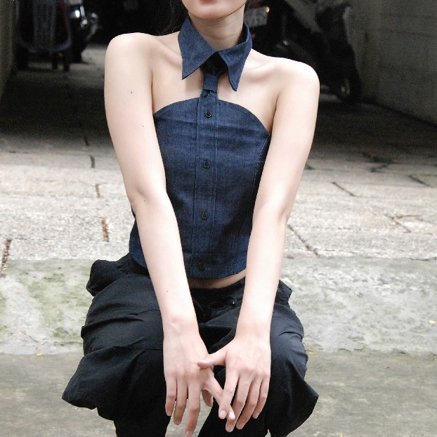 Áo sơ mi denim cut out freesize
