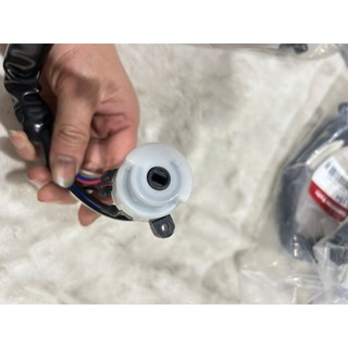 Đuôi khóa điện xe tải KIA 1T4, K3000, K2700, K165,..