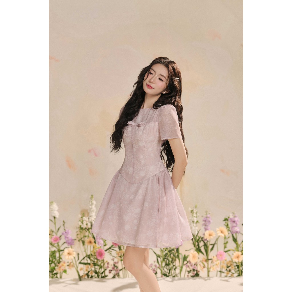Ảnh Đầm đè dây nơ ngực, nhún sườn họa tiết 1R07.2503OG, váy tơ mềm chiết eo dáng xòe bồng nữ tính đáng yêu thiết kế bởi JM 3