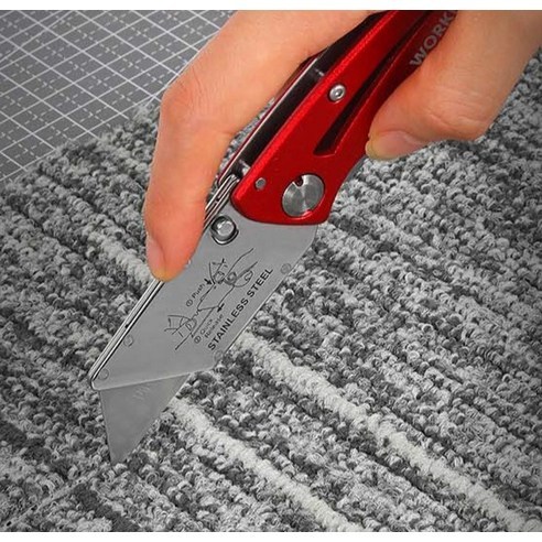 Dao rọc giấy tiện ích gấp gọn WORKPRO WP211003 thay lưỡi dao nhanh có chốt khóa an toàn tay cầm bằng nhôm