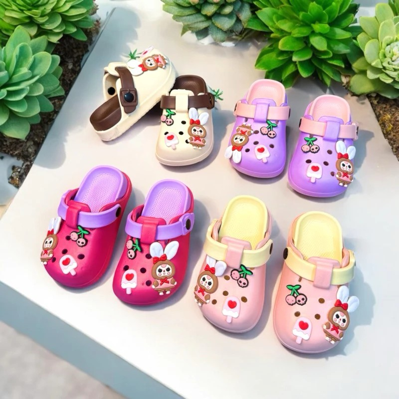 Dép sục thể thao bảo vệ mũi chân cho bé gái hình thỏ baby koromi trái tim siêu nhẹ êm chân mùa hè
