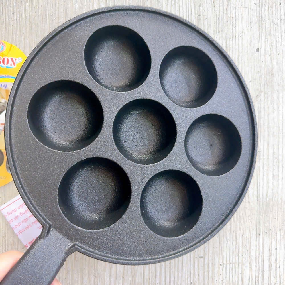 Khuôn đổ bánh khọt (loại 7 -9lỗ) dùng để đổ bánh khọt bằng gang chống dính, nắp kính dùng được bếp từ