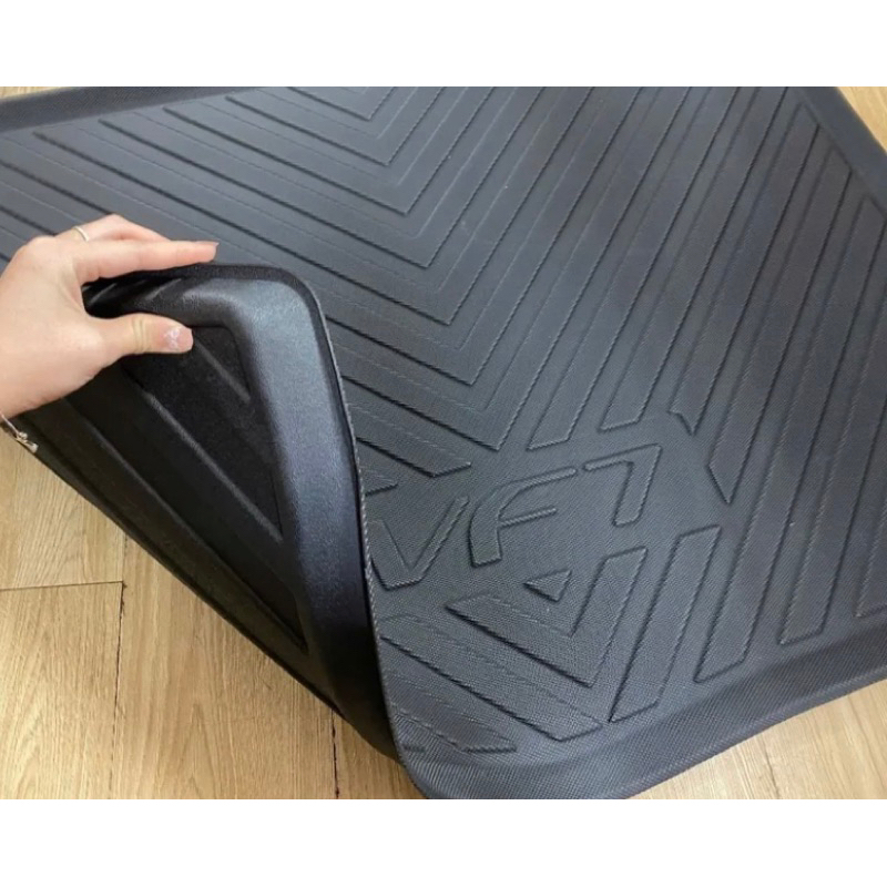Lót cốp xe Vinfast VF6 nhựa dẻo TPE nguyên sinh hàng cao cấp, chuẩn khí phom xe