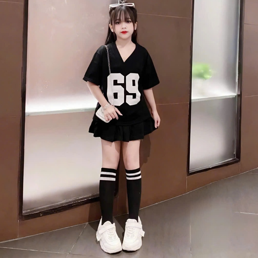 14-45kg. Váy bé gái.Sét chân váy xếp ly có lót váy in số 69 chất vải cotton mềm mịn thấm hút mồ hôi. VS002