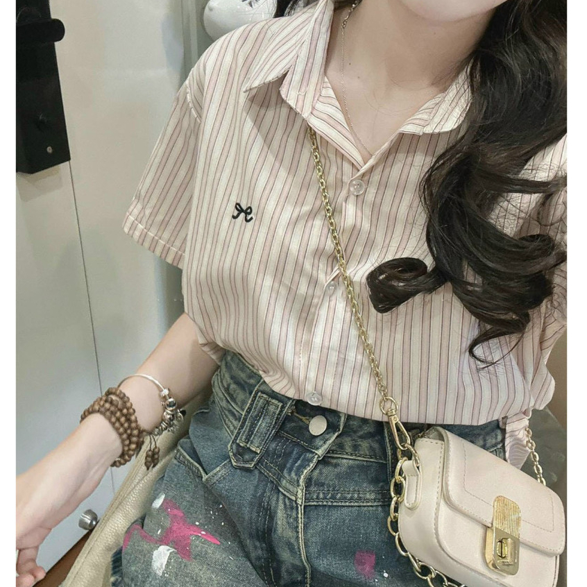 áo sơ mi nữ kẻ sọc cộc tay thêu nơ Gemy_official , áo sơ mi cộc tay kẻ sọc thêu nữ phong cách tối giản hàn quốc (A142)