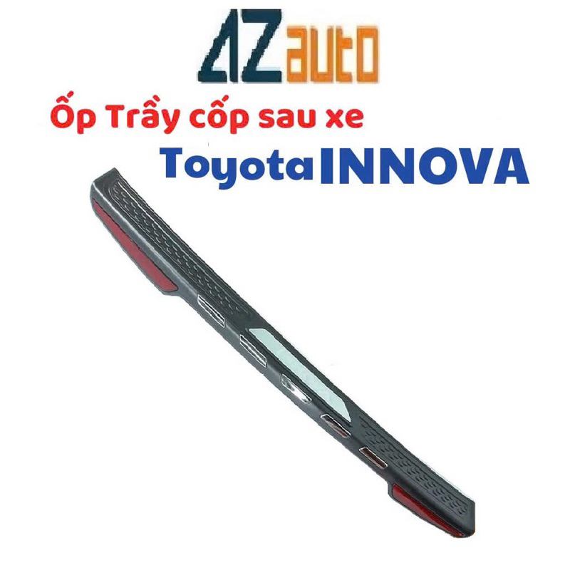 Ốp chống trầy cốp ngoài xe Toyota Innova 2017-2022 nhựa ít inox hàng cao cấp