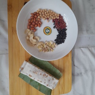 TEMPEH ĐẬU GÀ mix 5 LOẠI HẠT gói lá chuối (số 6) (ko đậu nành)-đạm thực vật thay đậu hũ