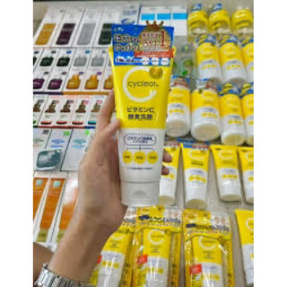 Sữa rửa mặt tạo bọt sạch sâu, sáng mịn da Vitamin C Enzyme Cyclear 130g