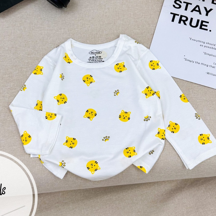 Áo dài tay chất thun lạnh nền trắng họa tiết thú đáng yêu, có cúc cài vai cho bé từ 4-14kg Saubabi