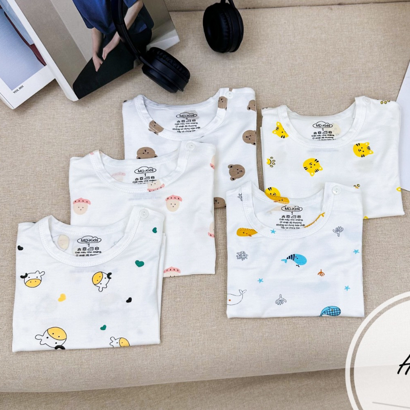 Áo dài tay chất thun lạnh nền trắng họa tiết thú đáng yêu, có cúc cài vai cho bé từ 4-14kg Saubabi