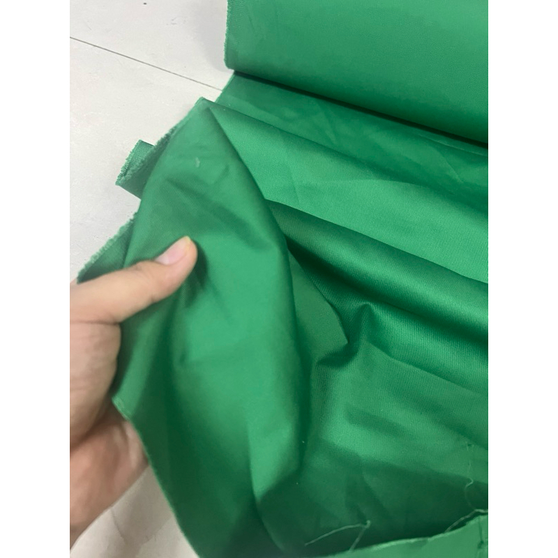 Kaki xanh  lá đậm