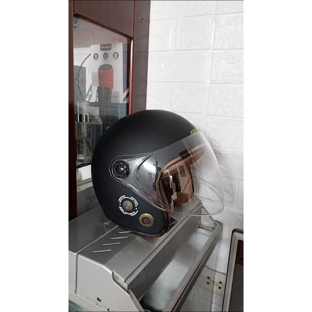 Mũ bảo hiểm GRX 3/4 Màu ĐEN kính dài kín mặt hai lỗ thông gió (52-60cm)